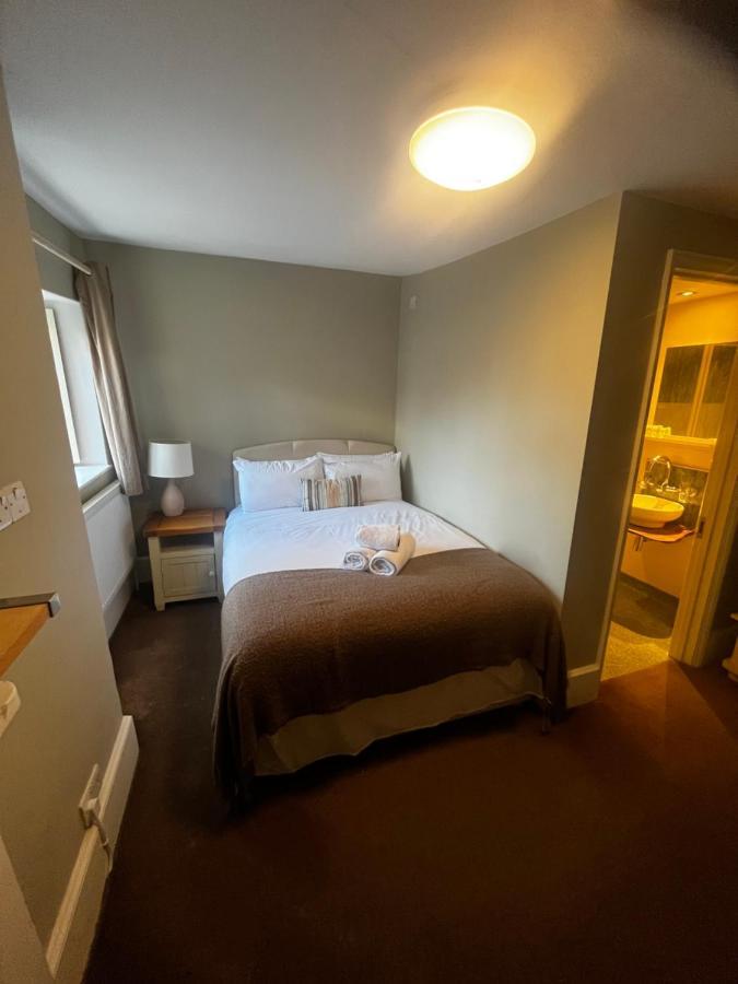The Vale Hotel Криклейд Экстерьер фото