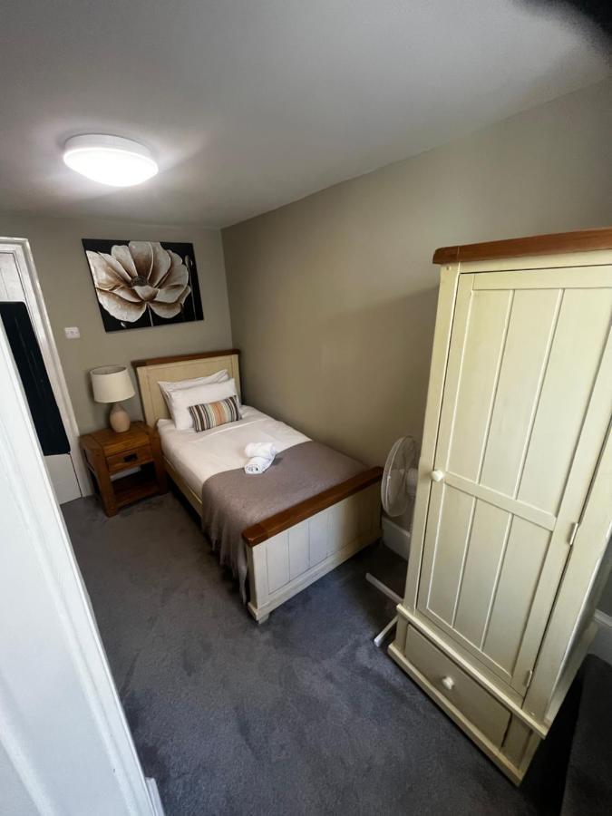 The Vale Hotel Криклейд Экстерьер фото