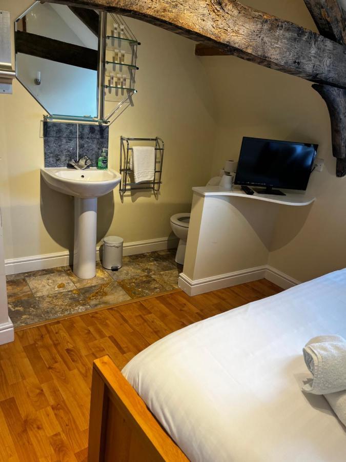 The Vale Hotel Криклейд Экстерьер фото